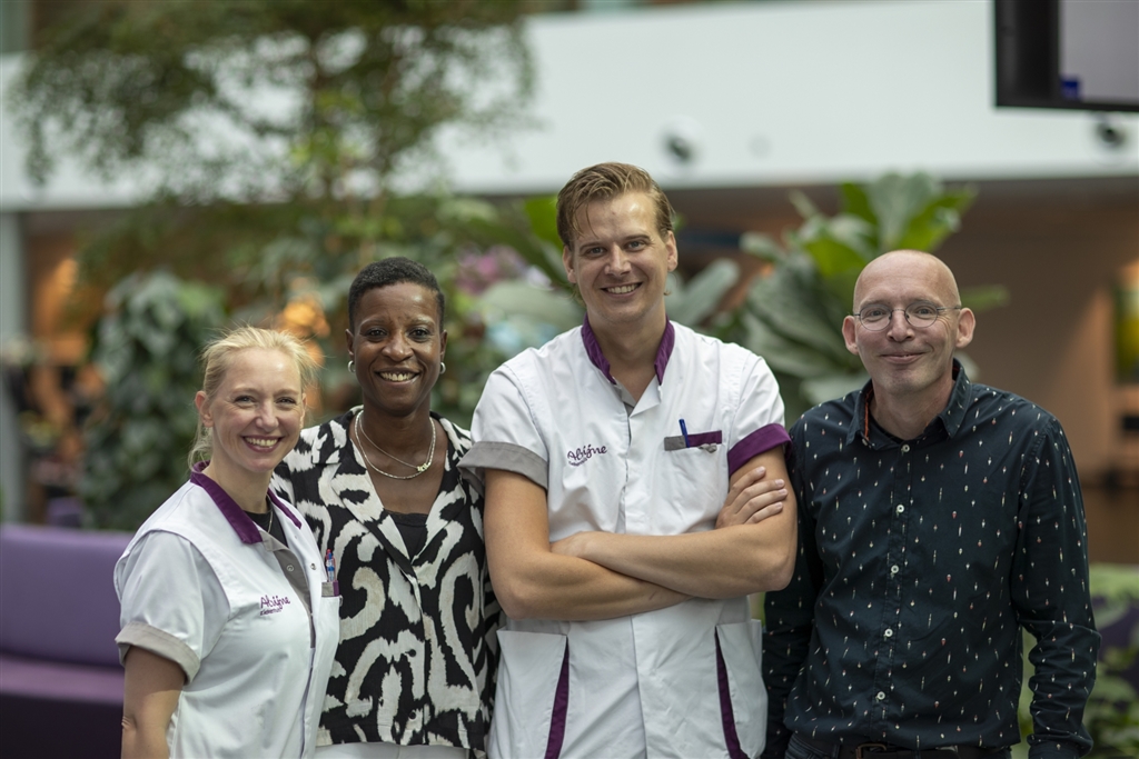 Wij zorgen voor mensen, die voor mensen zorgen.