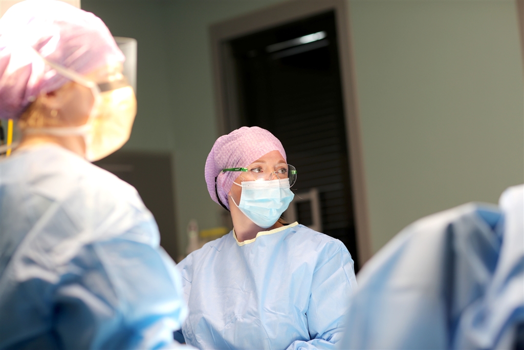 Machteld de Vries, operatieassistent